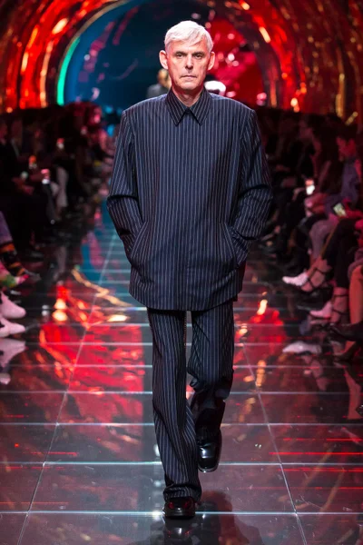 Look 60